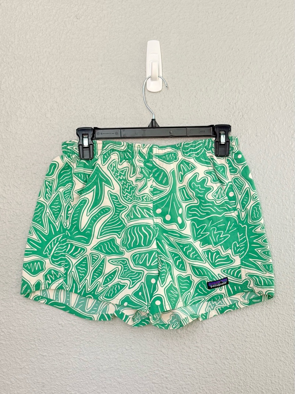 Patagonia | Woman’s Baggies Shorts 5” | Bee’s and Flowers | Size XS